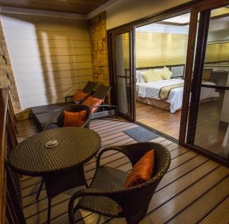 Panglao Resort | Idyllic Bohol Beach Club: Oceanfront Retreat with Pool