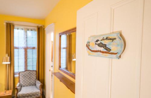 Bolton-Est Bed & Breakfast | Kid-Friendly Retreat at Boisé Rivière - Rated 10/10!