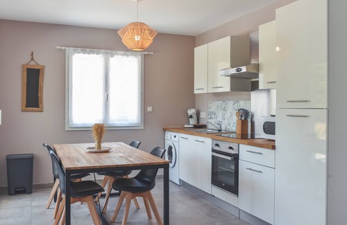 Orgnac-l'Aven House | Charming Bois Flotté Gîte with Private Heated Pool & Ocean View