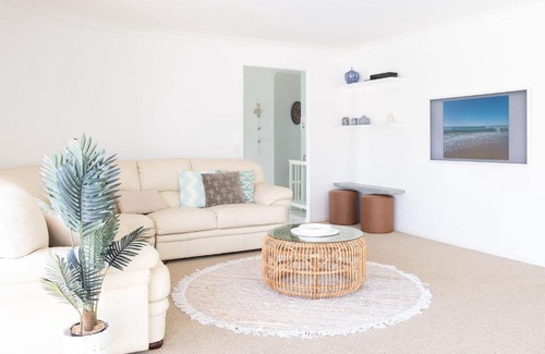 Bokarina House | Beachside Haven at Bokarina - Steps from the Ocean