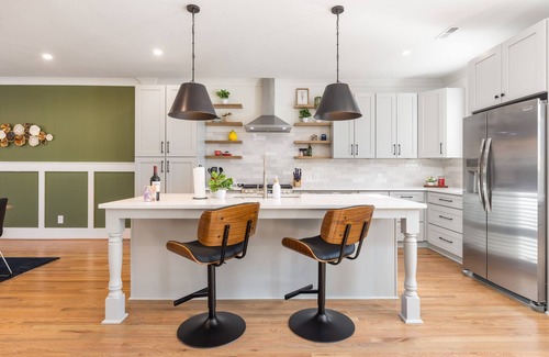 Charlotte House | Inviting Uptown Retreat with Hot Tub & 6 Comfortable Beds