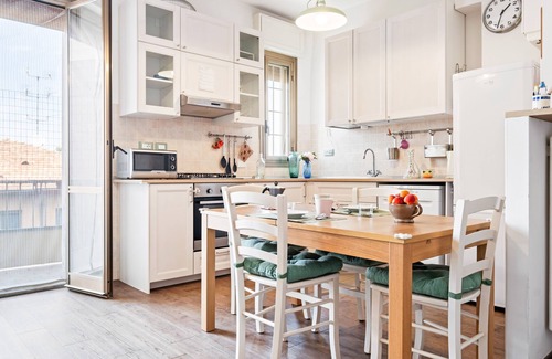 Bolognina Apartment | Budget-Friendly Bolognina Cozy Apartment with Breakfast Included