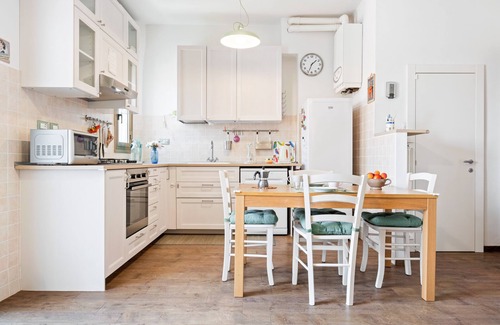 Bolognina Apartment | Budget-Friendly Bolognina Cozy Apartment with Breakfast Included