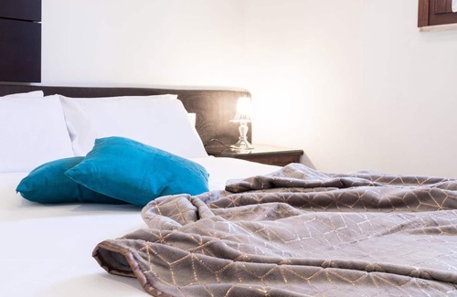 Bullona Apartment | Bolt Split Level Terrace - Top Collection