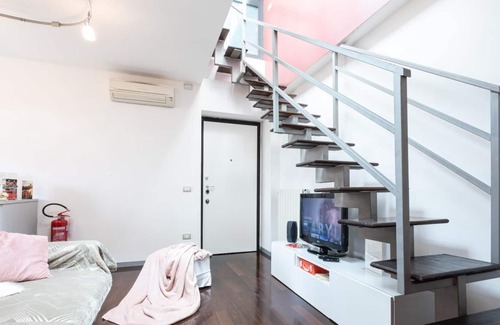 Bullona Apartment | Bolt Split Level Terrace - Top Collection