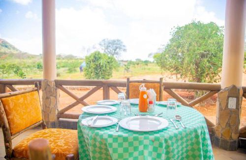 Voi Cabin | Top-Rated Boma Simba Safari Lodge with Pool and Dining