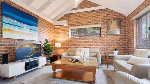 Kiama House | Discover Family-Friendly Comfort at Bombo Blue Hotel