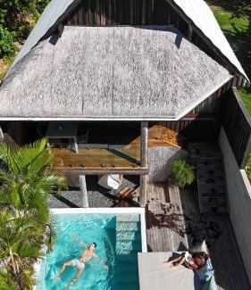 Luganville Villa | Unforgettable Experience at Bombua Beach House with Ocean Views
