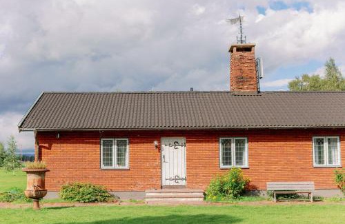 Mora House | Pet-Friendly Bonäs Bygdegård with Private Beach Access