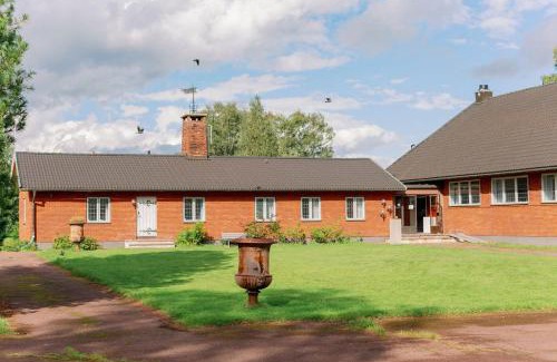 Mora House | Pet-Friendly Bonäs Bygdegård with Private Beach Access