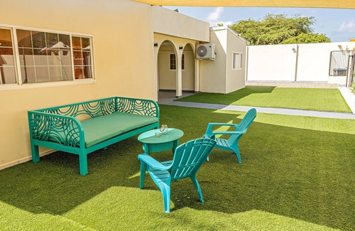 Ponton Apartment | Relaxing Bon Bini Getaway #4 Near Eagle Beach with Spa
