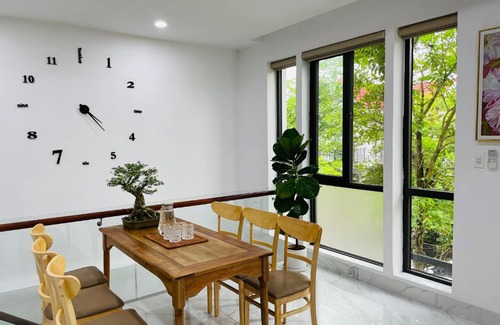 Huong Thuy Apartment | Discover Bon's House with Pool & Kitchen in Ideal Location