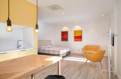 Sant Mori Bed & Breakfast | Relax at Bonaire Suites with Oceanfront Bliss & Breakfast