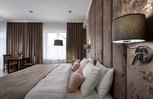 Kyiv Apartment | BonApart Saksaganskogo by UHM