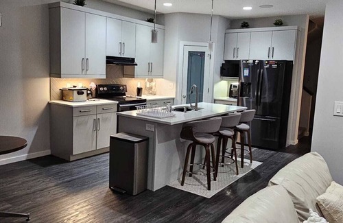 Winnipeg House | Experience Bonavista LightHouse Deluxe with Spa & Lake View