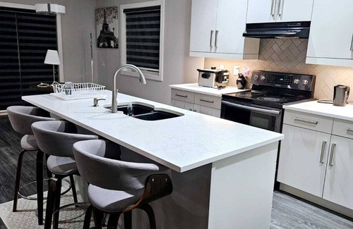 Winnipeg House | Experience Bonavista LightHouse Deluxe with Spa & Lake View