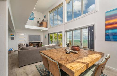 Anahola House | Oceanfront Bond House: Family-Friendly with Scenic Views