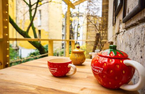 Krisztinavaros Apartment | Family-Friendly Getaway at Bond & Sue with Kitchen Access