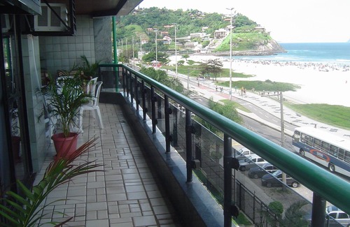 Barra da Tijuca Apartment | Inviting Apartment Steps from Barra Beach with Pool