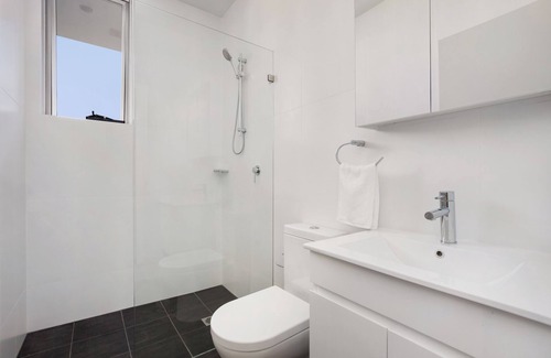 Bondi Apartment | Oceanfront Bondi Beach Studios - Penthouse with Balcony
