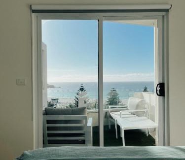 Bondi Beach Apartment | Beachfront Bondi Beach Waves 2 Apartment with Ocean View