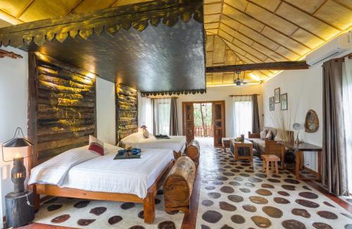 Banteay Srei Hotel | Experience Nature at Bong Thom Forest Lodge with Pool & Breakfast