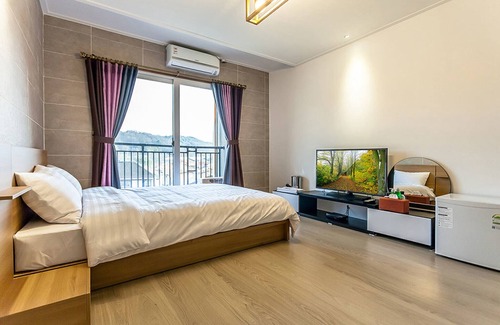 Bonghwa House | Eco-Friendly Stay at Bonghwa Chunyangmok Hostel