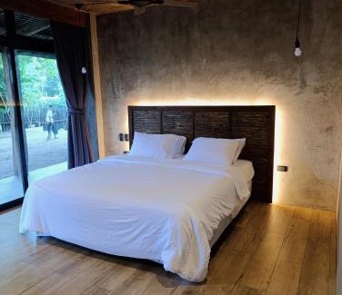 Dauin House | Top-Rated Bongo Bongo Divers with Ocean View & Pool