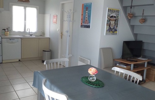 Loctudy House | Oceanfront Retreat: Guest Rated 9.6 with Breakfast & Views