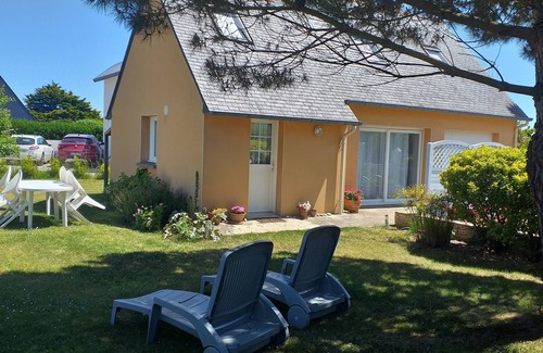 Loctudy House | Oceanfront Retreat: Guest Rated 9.6 with Breakfast & Views