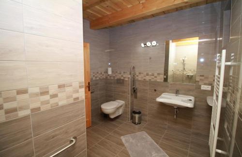 Hegyko Apartment | Family-Friendly BONI Apartmanok with Kitchen & Accessibility
