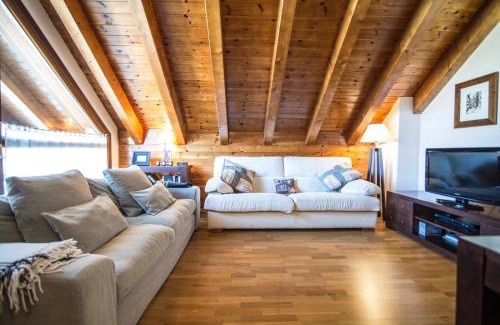 Esterri D'Aneu Apartment | Experience Bonic d'Àneu: Family-Friendly & Highly Rated Stay