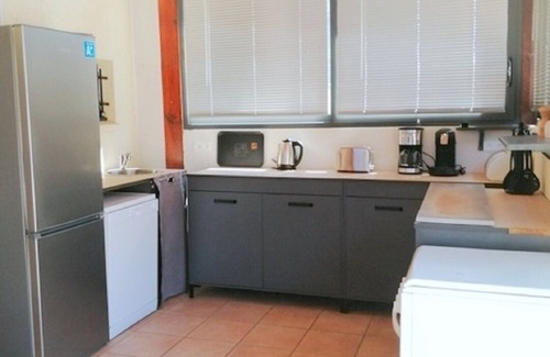 Gurgazu House | Cozy 2-Bedroom House near Bonifacio Center and Beaches