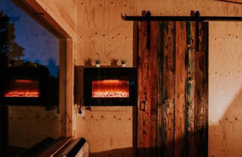 Anguciana Apartment | Enchanting Cabin Among Trees in La Rioja with Breakfast