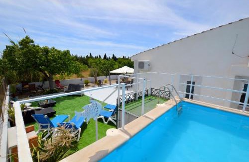 Buger House | Inviting House with Pool Near the Beach - 4-Star Comfort
