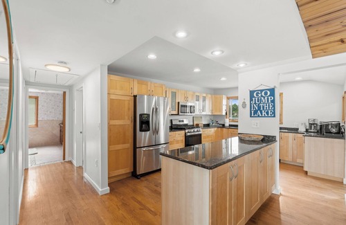 White Lake House | Bonita Springs - Pool - Balcony & Prime Location!