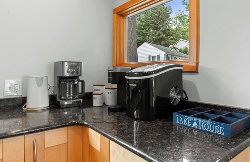 White Lake House | Bonita Springs - Pool - Balcony & Prime Location!