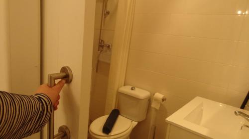 Torrefiel Apartment | Conveniently Located Bonito Alojamiento for Your Stay