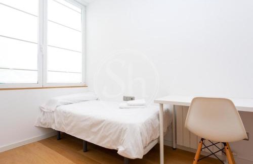El Camp de l'Arpa del Clot Apartment | Delightful Apartment with Views of Sagrada Familia