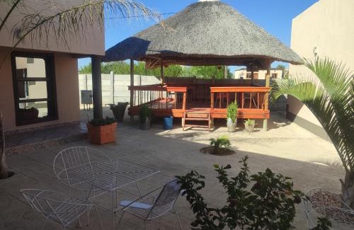 Letlhakane House | Cozy Bonjour Inn Letlhakane: Breakfast & Family-Friendly Stays