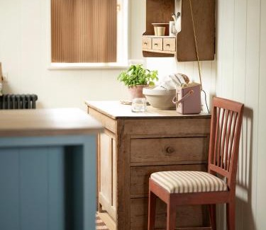 Reading House | Bonni B&B