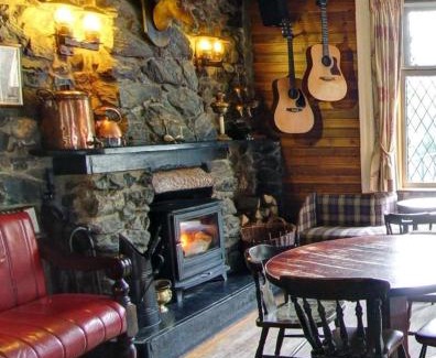 Arrochar Cabin | Idyllic Bonnie Banks Lodge Ardlui with Oceanfront Views