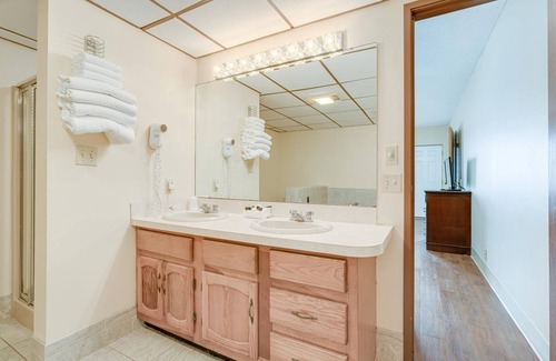 Alexandria Bay Hotel | Family-Friendly Bonnie Castle Resort & Marina with Pool