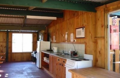 Bonnie Doon RV Rental | Family-Friendly Bonnie Doon Caravan Park with Pool Access