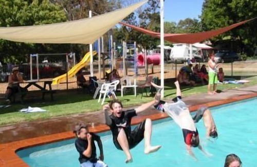 Bonnie Doon RV Rental | Family-Friendly Bonnie Doon Caravan Park with Pool Access