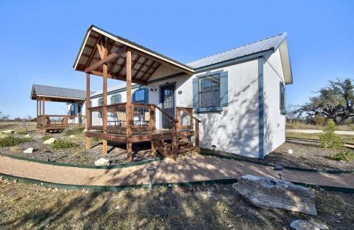 Fredericksburg House | Discover Bonny Bluebonnets Cottage with Hill Country Views