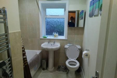 Colne Apartment | Pet-Friendly Retreat at Bonny Colne On The Hill