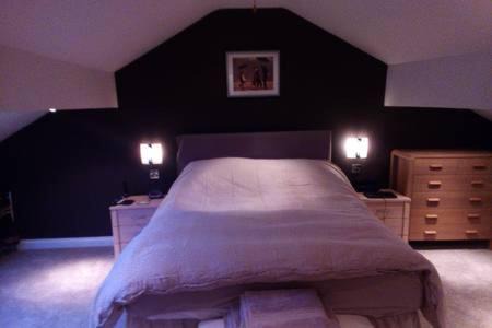 Colne Apartment | Pet-Friendly Retreat at Bonny Colne On The Hill