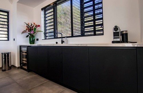 Sint Michiel Villa | Ideal Bono Beach Villa - Steps from Bluebay Beach!