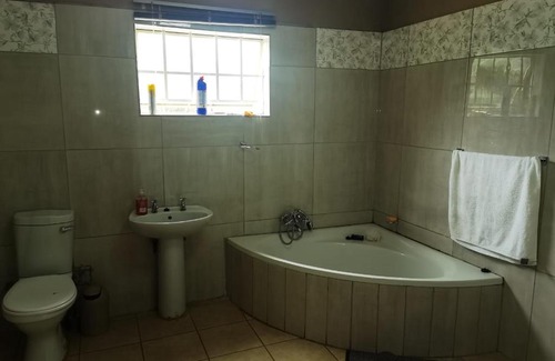 Graskop House | Family-Friendly Bono Holiday Home with High Guest Ratings